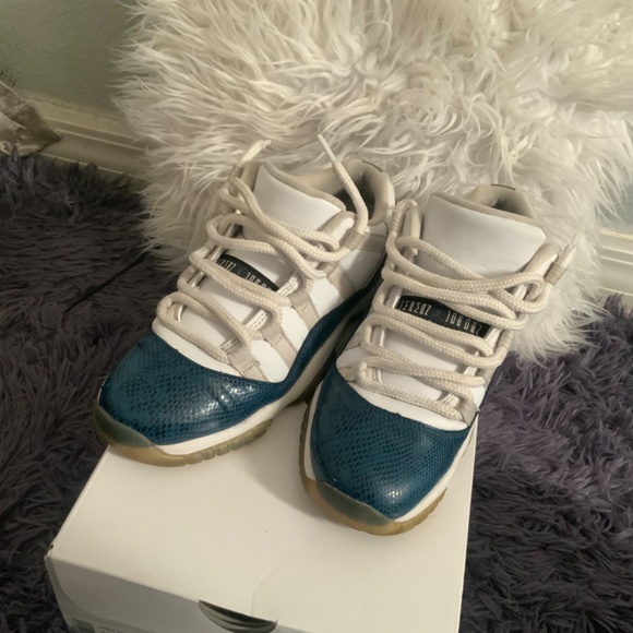 low “snake skins“ navy Jordan 11 retro - Picture 4 of 7